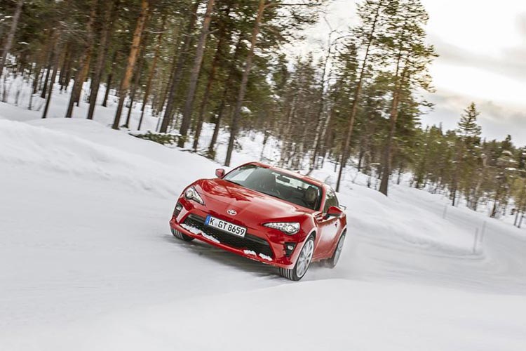 winter_test_225_40_R18_sport_auto_2017 (1)