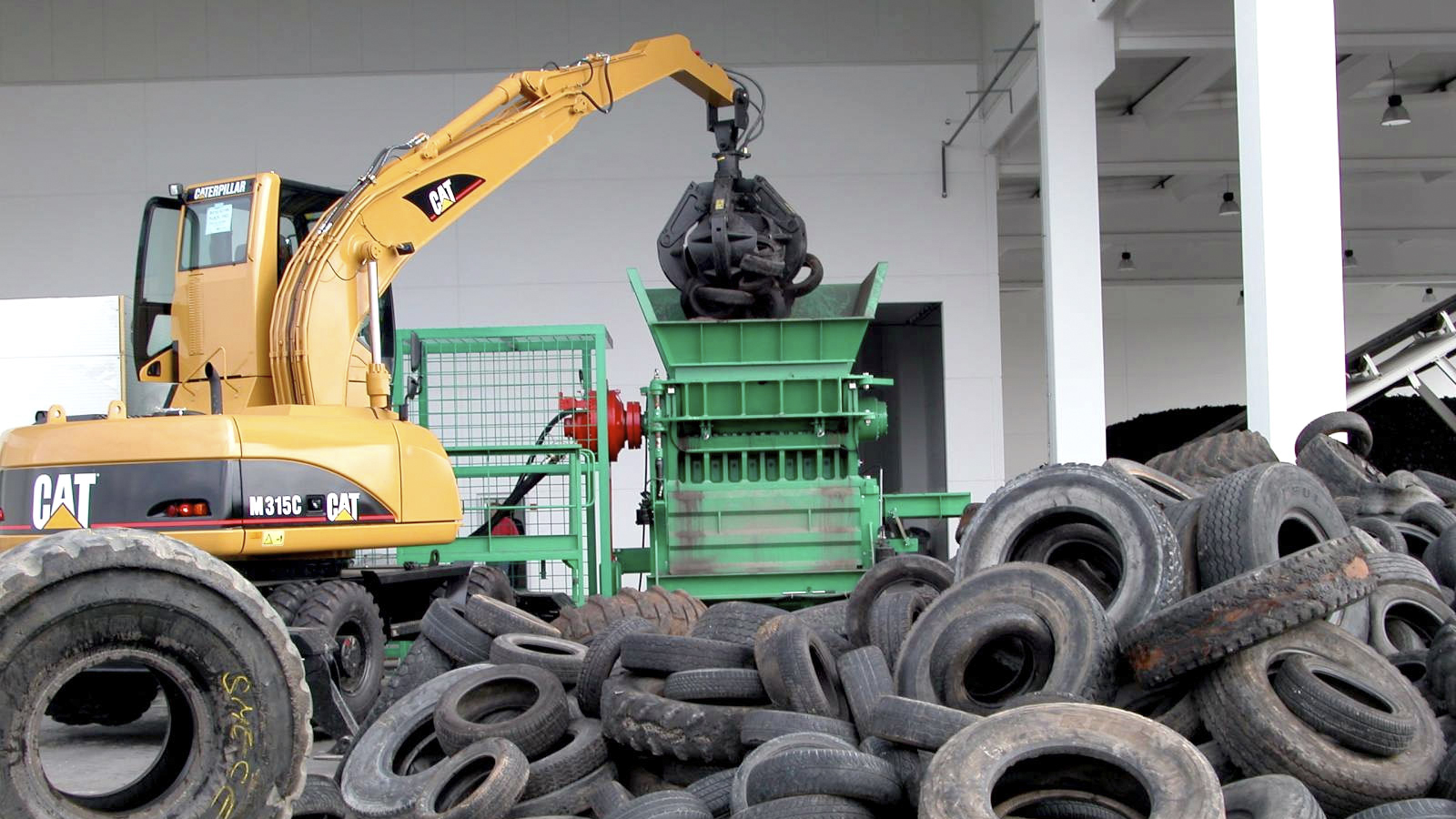 В Приамурье запустили завод по переработке старых шин